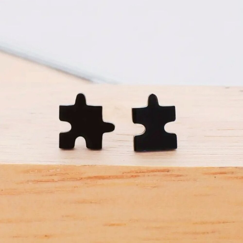 NEW Dainty Puzzle Pieces stud Earrings Black color - Boutique